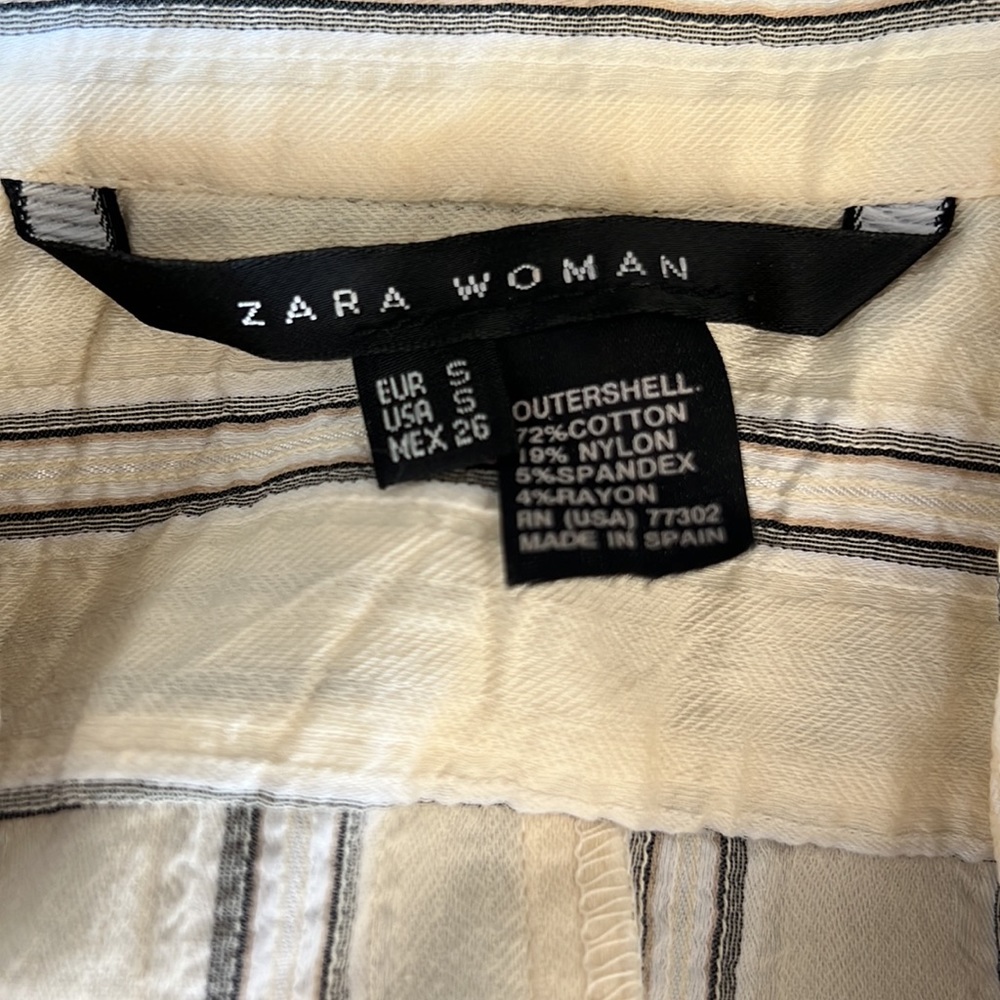 Zara Woman Striped Buttondown - Picture 2 of 8